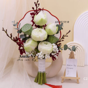 Hoa Cưới Quạt Tròn Sen Trắng C023