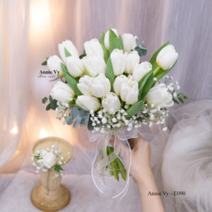 Hoa Cưới Tulip Trắng mix Baby, Lá Bạc E090