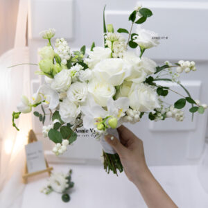 Hoa Cưới Hồng Trắng mix Snowberry Trắng G393