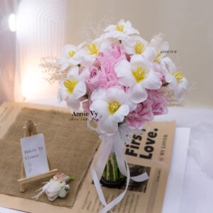 Hoa Cưới Tulip Trắng Bẻ Cánh mix Hồng Kem Cồ G443