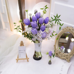 Hoa Cưới Tulip Tím Nhạt mix Cúc Bách Nhật, Dạ Lan Hương G460
