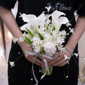 Hoa Cưới Dạ Lan Hương Trắng dáng rủ mix Calla Lily Trắng G506