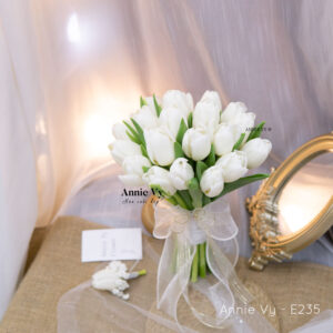 Hoa Cưới Tulip Trắng 20 Hoa Basic E235