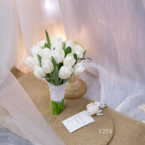 Hoa Cưới Tulip Trắng 15 Hoa Basic E259