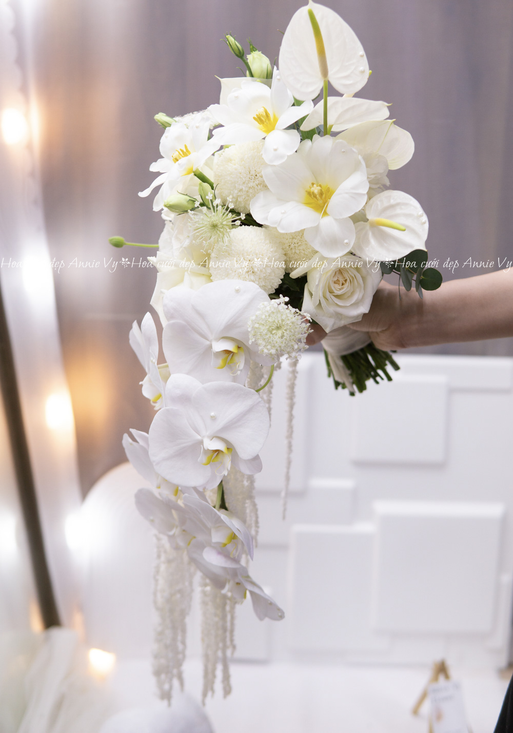 Hoa Cưới Thác Đổ tone trắng H192 - Image 3