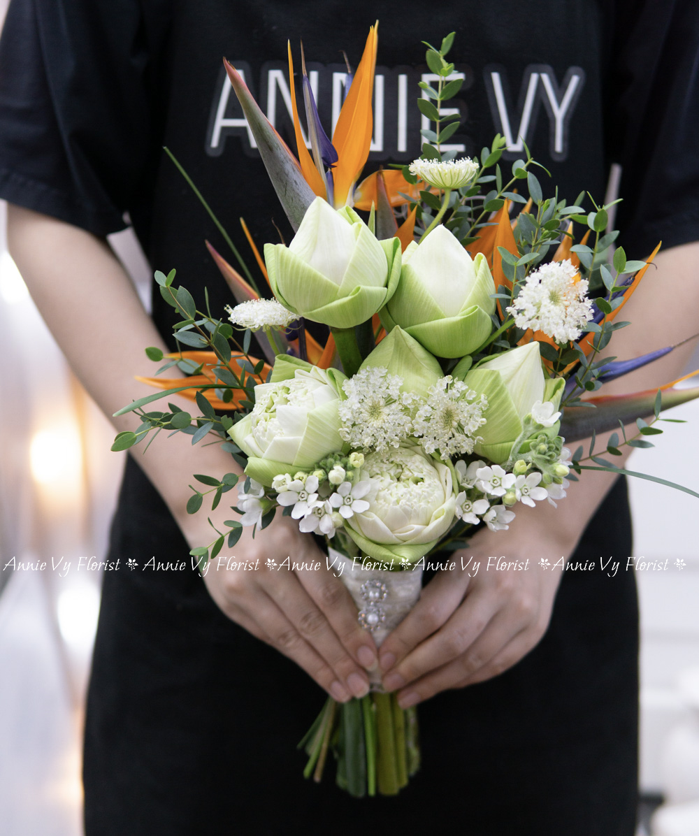 Hoa Cưới Sen Trắng mix Thiên Điểu, Lá Bạc Nhí H625 - Image 2