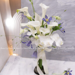 Hoa Cưới Calla Trắng mix Lan Thái, Clematis Tím H682