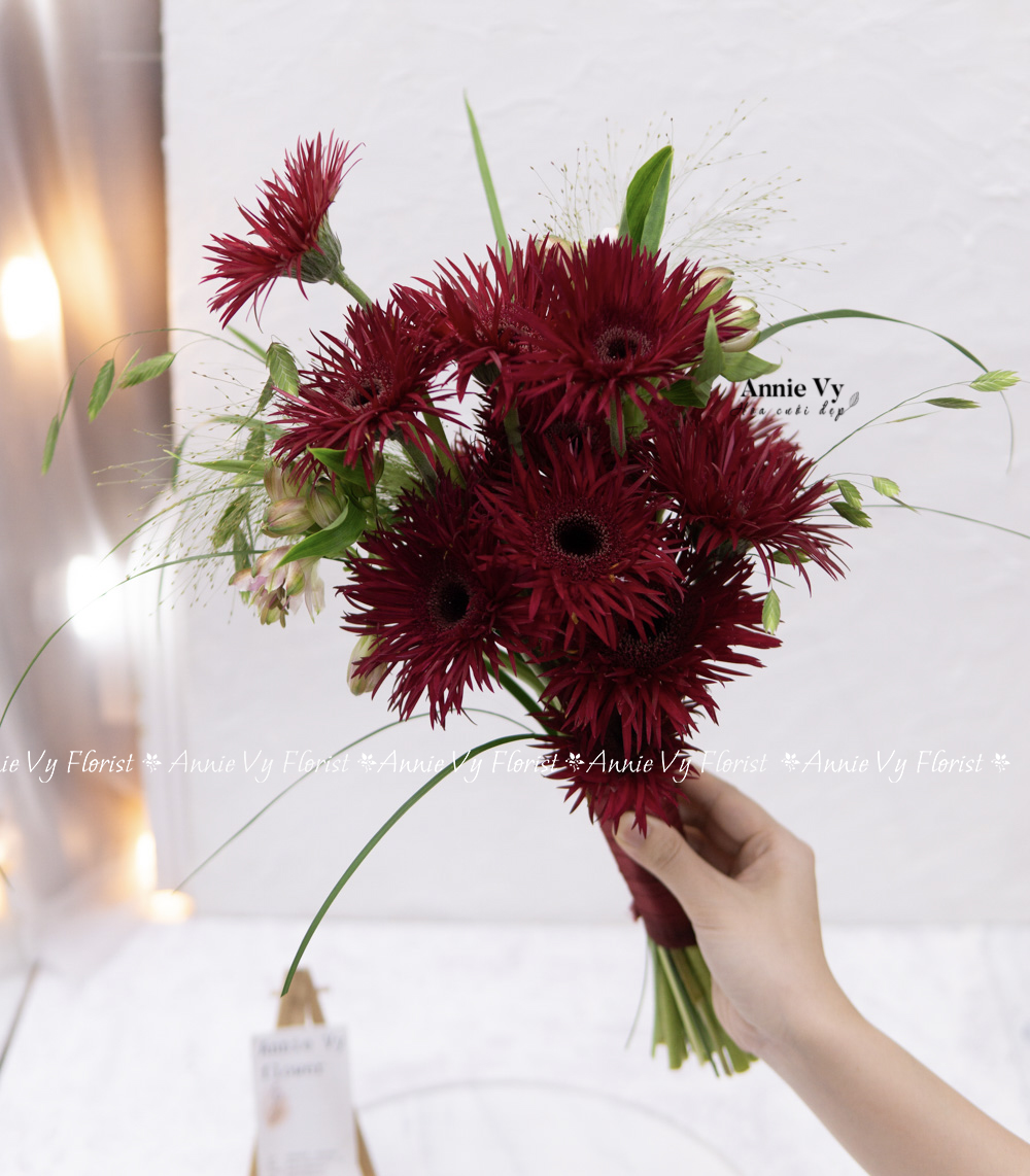 Hoa Cưới Full Cúc Đồng Tiền Đỏ Tua H754 - Image 4