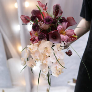 Hoa Cưới Dáng Rủ Calla Đỏ mix Tulip Nâu Đỏ, Lan Mini H866