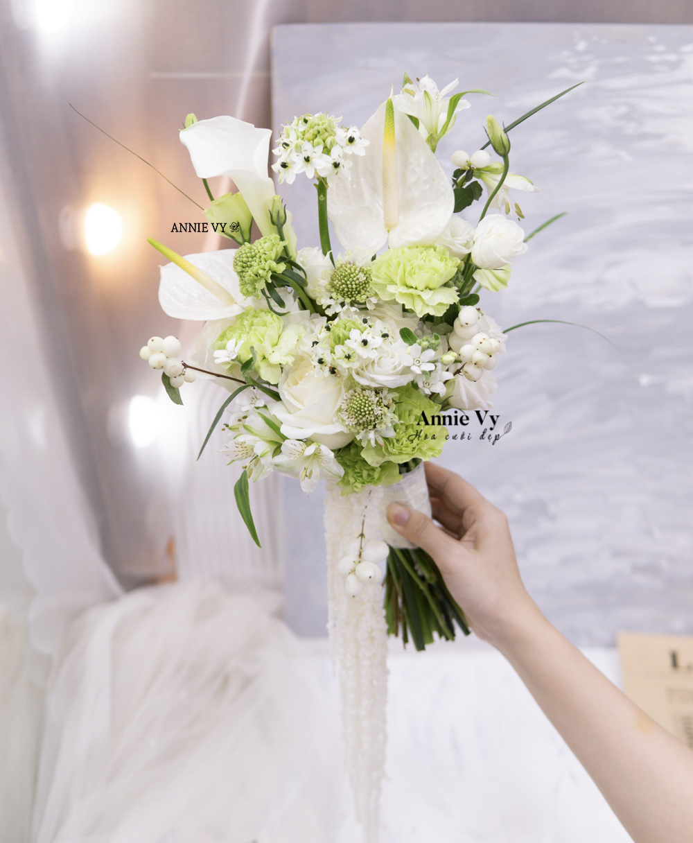 Hoa Cưới Calla Trắng mix Thiên Nga Mắt Ngọc, Dền Rũ Trắng H953