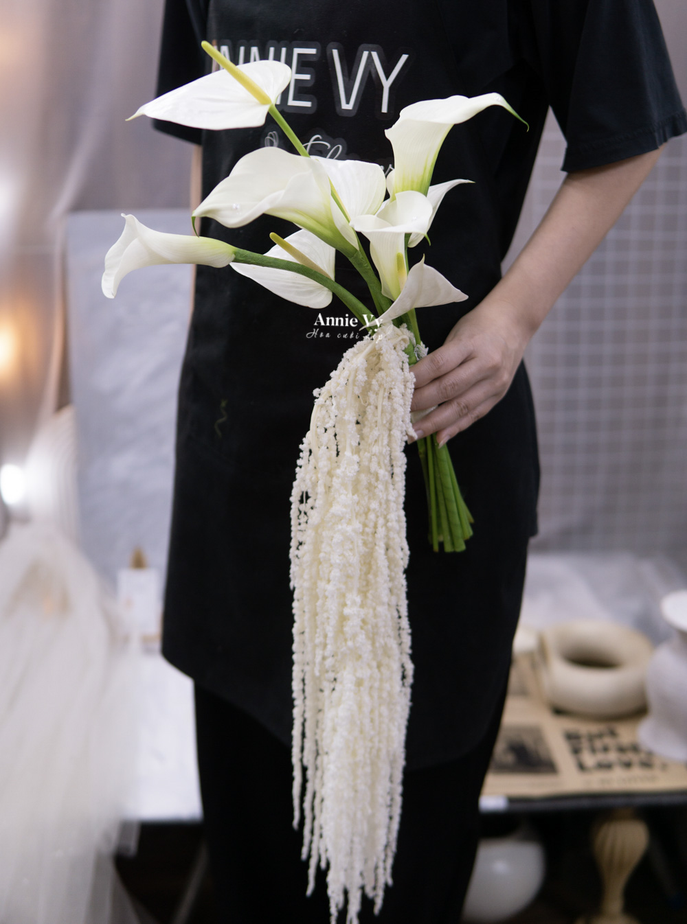 Hoa Cưới Calla Trắng mix Hồng Môn Trắng, Dền Rũ H985 - Image 2