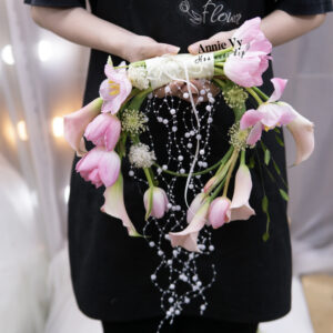 Vòng Hoa Cầm Tay Calla Hồng mix Tulip Hồng HA218