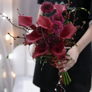 HA855, HC266 - Hoa Cưới Calla Đỏ Rượu mix Scabiosa Đỏ, Lan Đỏ