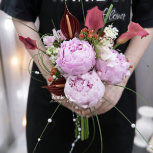 Hoa Cưới Mẫu Đơn Hồng mix Calla Đỏ Rượu HA887