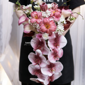 HC023- Hoa Cưới Thác Đổ Calla Loang Hồng mix Tulip Nâu Đỏ, Salix