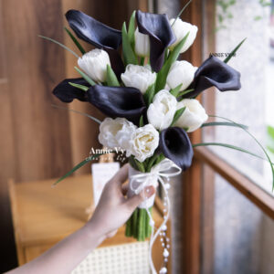 HA733- Hoa Cưới Calla Đen mix Tulip Trắng