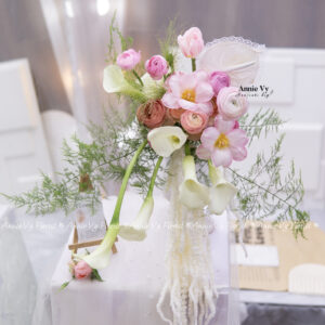 HA788- Hoa Cưới Thác Đổ Calla Trắng mix Mao Lương Hồng