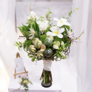 HC202- Hoa Cưới Trầu Cau mix Tulip Trắng, Clematis Tím