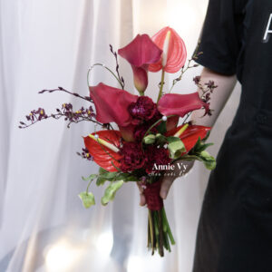 HC482- Hoa Cưới Calla Đỏ Rượu mix Helleborus