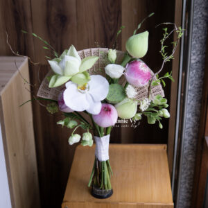 HC523- Hoa Cưới Quạt Xòe Sen Hồng, Helleborus xanh lá, Salix